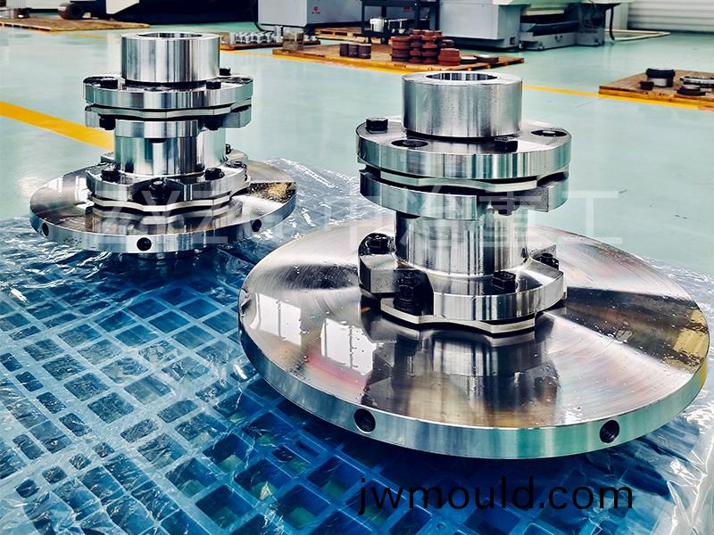 膜片(pian)聯(lián)軸器運轉時(shí)不能存在安裝誤差